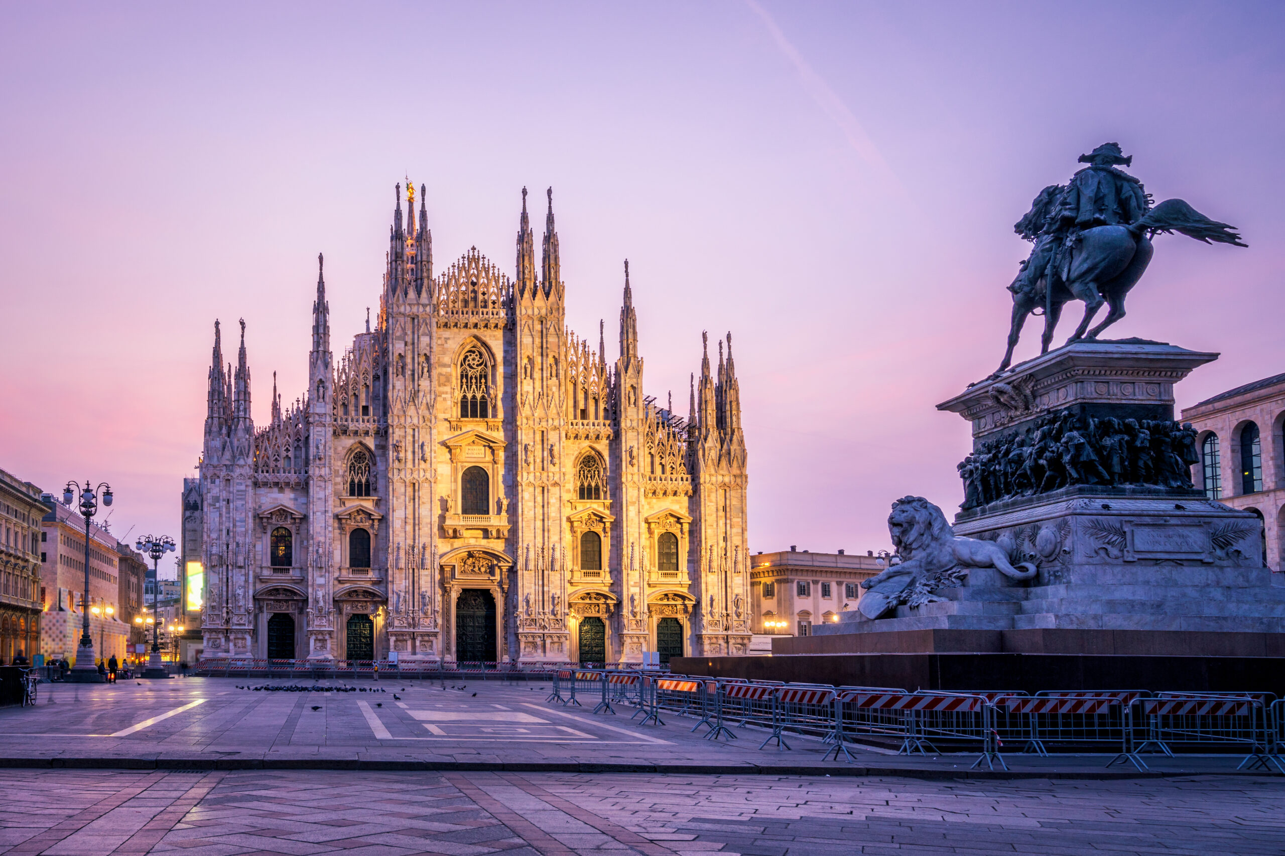 VISIT MILAN